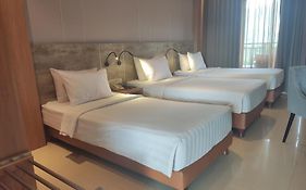Bess And Waterpark Lawang 3*